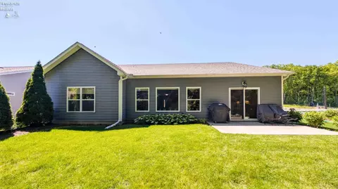 Exterior - 314 Lighthouse Oval, Marblehead, OH 43440 photo 3 of 3