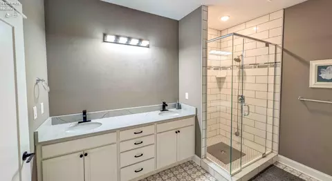 Bath - 314 Lighthouse Oval, Marblehead, OH 43440 photo 2 of 3