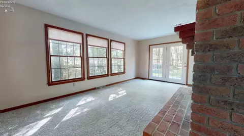 Living - 701 Kennedy Dr, Willard, OH 44890 photo 11 of 11