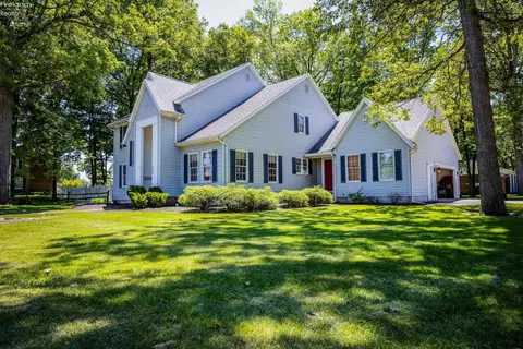 Exterior - 701 Kennedy Dr, Willard, OH 44890 photo 7 of 13
