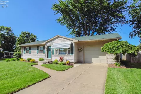 4004 Donair Dr, Sandusky, OH 44870