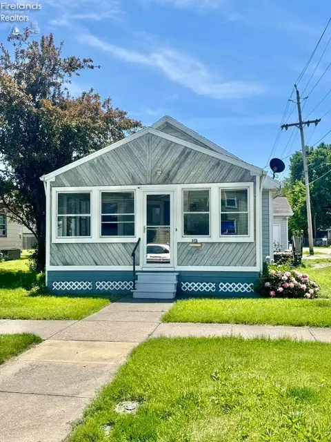 515 W Fifth St, Port Clinton, OH 43452
