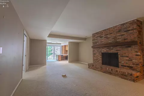 Living - 3917 Hilltop Dr, Huron, OH 44839 photo 4 of 5