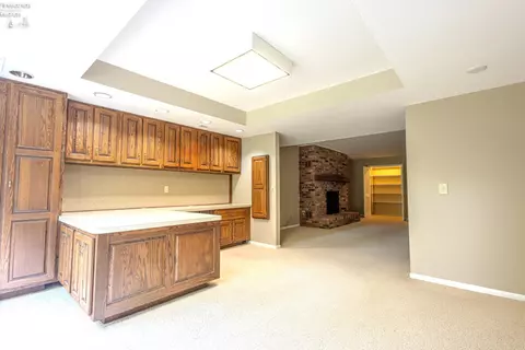 Living - 3917 Hilltop Dr, Huron, OH 44839 photo 5 of 5