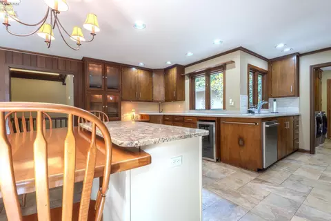 Kitchen - 3917 Hilltop Dr, Huron, OH 44839 photo 3 of 3