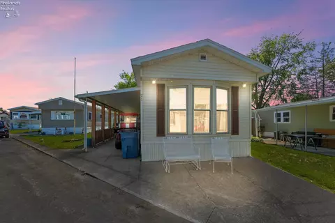8175 N Shore Blvd #71, Marblehead, OH 43440