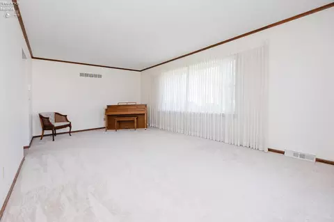 Living - 1011 Dockway, Huron, OH 44839 photo 4 of 9