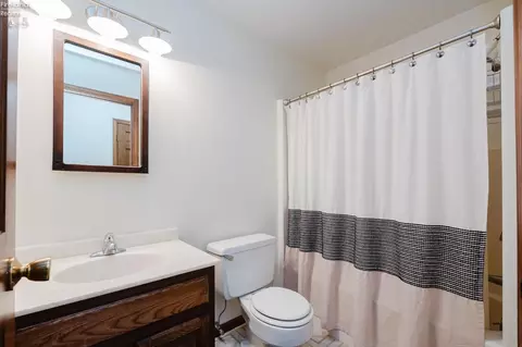 Bath - 1011 Dockway, Huron, OH 44839 photo 8 of 8