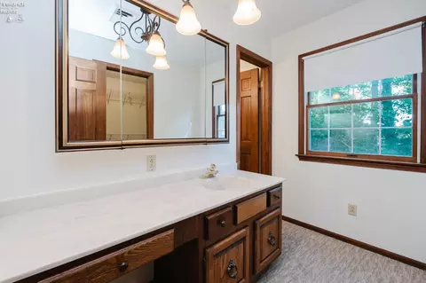 Bath - 1011 Dockway, Huron, OH 44839 photo 3 of 8