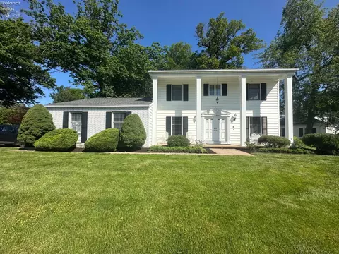 1011 Dockway, Huron, OH 44839
