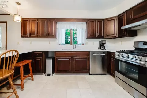 Kitchen - 1011 Dockway, Huron, OH 44839 photo 2 of 5