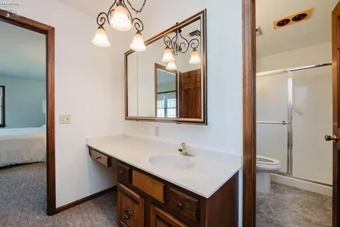 Bath - 1011 Dockway, Huron, OH 44839 photo 4 of 8