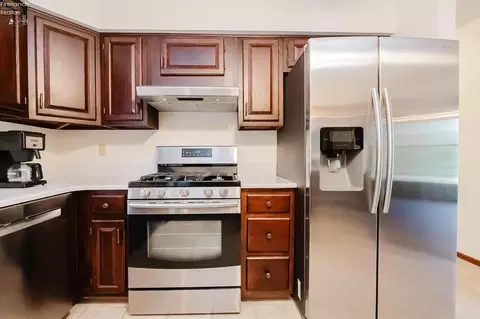 Kitchen - 1011 Dockway, Huron, OH 44839 photo 3 of 5