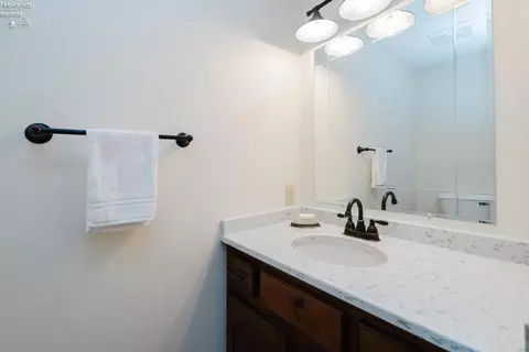 Bath - 1011 Dockway, Huron, OH 44839 photo 2 of 8