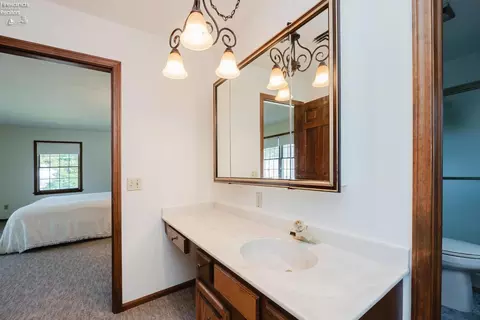 Bath - 1011 Dockway, Huron, OH 44839 photo 7 of 8
