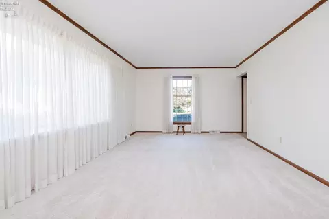 Living - 1011 Dockway, Huron, OH 44839 photo 6 of 9