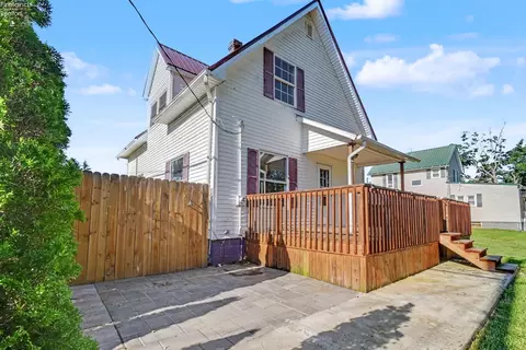Exterior - 216 W Laurel St, Willard, OH 44890 photo 4 of 8