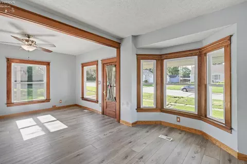 Living - 216 W Laurel St, Willard, OH 44890 photo 4 of 4
