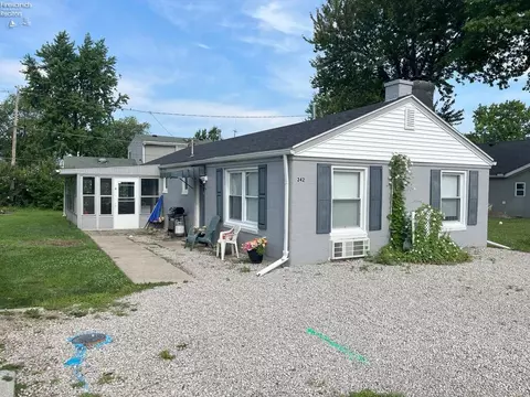 242 N Worthy St, Marblehead, OH 43440