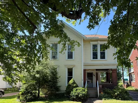 803 W Adams St, Sandusky, OH 44870