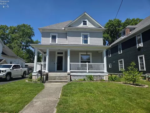 209 Greenwood Hts, Bellevue, OH 44811
