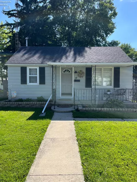 77 Kensington Ave, Tiffin, OH 44883