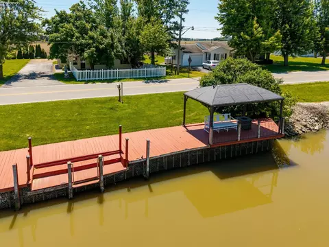 2861 County Road 198 Rd, Fremont, OH 43420