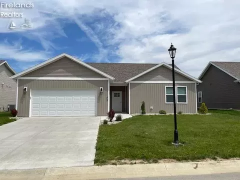 485 Myah Dr, Fremont, OH 43420