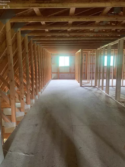 Entry Way - 5218 Ferry Rd, Wakeman, OH 44889 photo 1 of 2