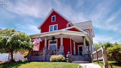 404 Woodbine St, Willard, OH 44890