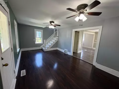 Living - 822 Eulalia Ave, Upper Sandusky, OH 43351 photo 1 of 2