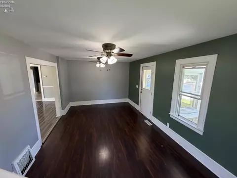 Living - 822 Eulalia Ave, Upper Sandusky, OH 43351 photo 2 of 2