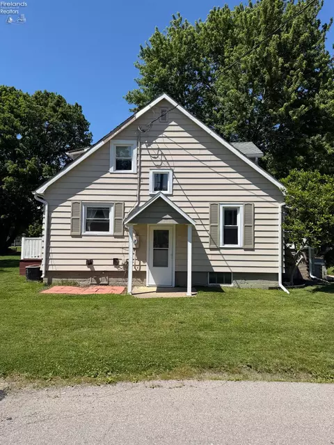 Exterior - 822 Eulalia Ave, Upper Sandusky, OH 43351 photo 1 of 3