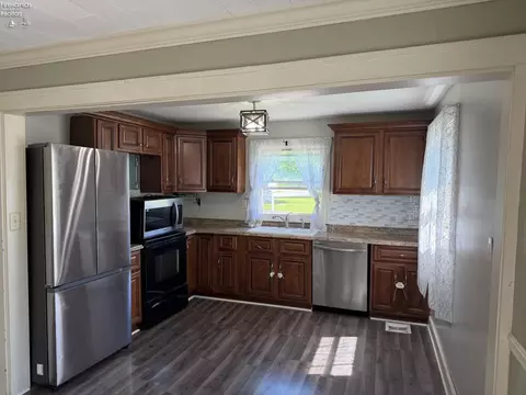 Kitchen - 822 Eulalia Ave, Upper Sandusky, OH 43351 photo 1 of 1