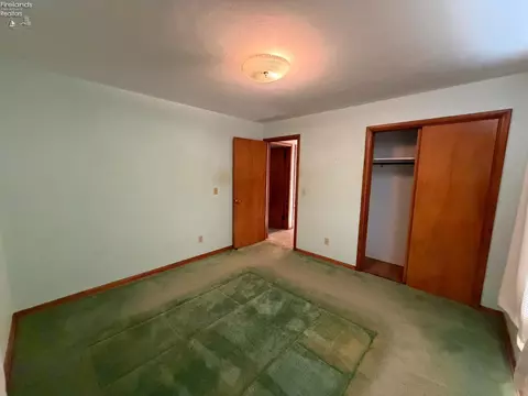 Bedroom - 527 Washington Ave, Huron, OH 44839 photo 2 of 6