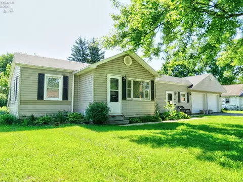 1026 Lincoln Ave, Fostoria, OH 44830