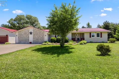 24475 Smith Rd, Wellington, OH 44090