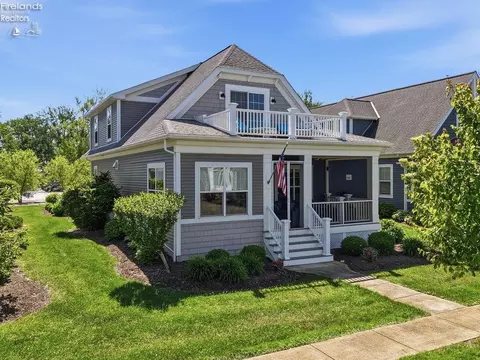 156 Cove Court Dr, Marblehead, OH 43440