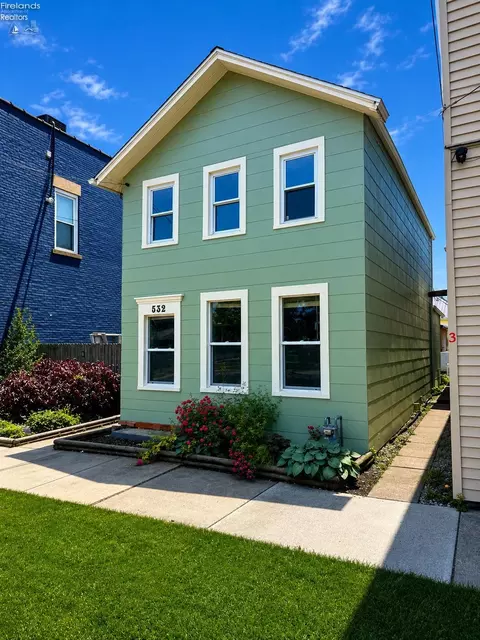 532 E Adams St, Sandusky, OH 44870