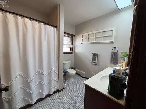 Bath - 226 White St, Clyde, OH 43410 photo 1 of 1