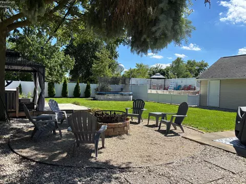 Exterior - 226 White St, Clyde, OH 43410 photo 3 of 5