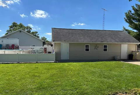 Exterior - 226 White St, Clyde, OH 43410 photo 2 of 5