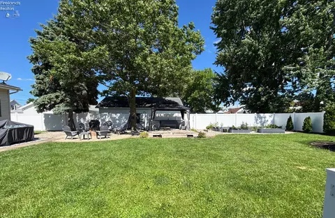 Exterior - 226 White St, Clyde, OH 43410 photo 5 of 5