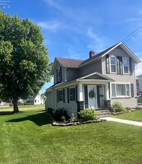 421 Kilbourne St, Bellevue, OH 44811