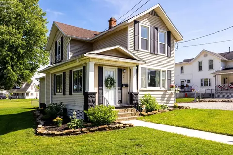 421 Kilbourne St, Bellevue, OH 44811