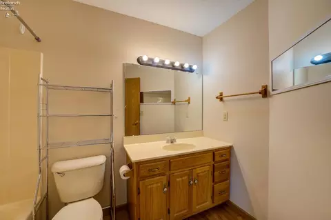 Bath - 212 Crestwood, Willard, OH 44890 photo 2 of 4