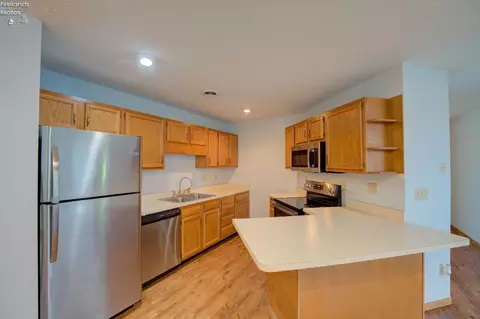 Kitchen - 212 Crestwood, Willard, OH 44890 photo 5 of 5