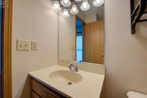 Bath - 212 Crestwood, Willard, OH 44890 photo 4 of 4