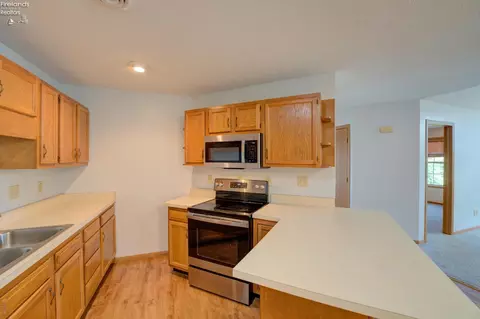 Kitchen - 212 Crestwood, Willard, OH 44890 photo 3 of 5