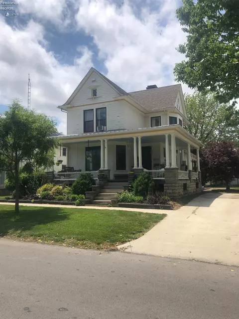 324 S Main St, Lindsey, OH 43442